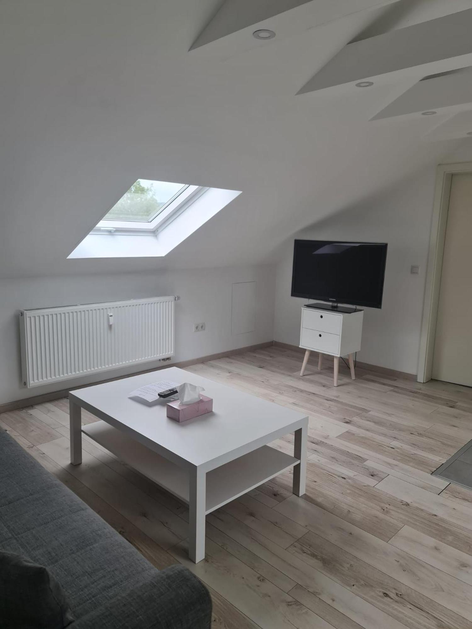 Ruhige Und Moderne 2-Zi. Wohnung Kulsheim Exterior foto